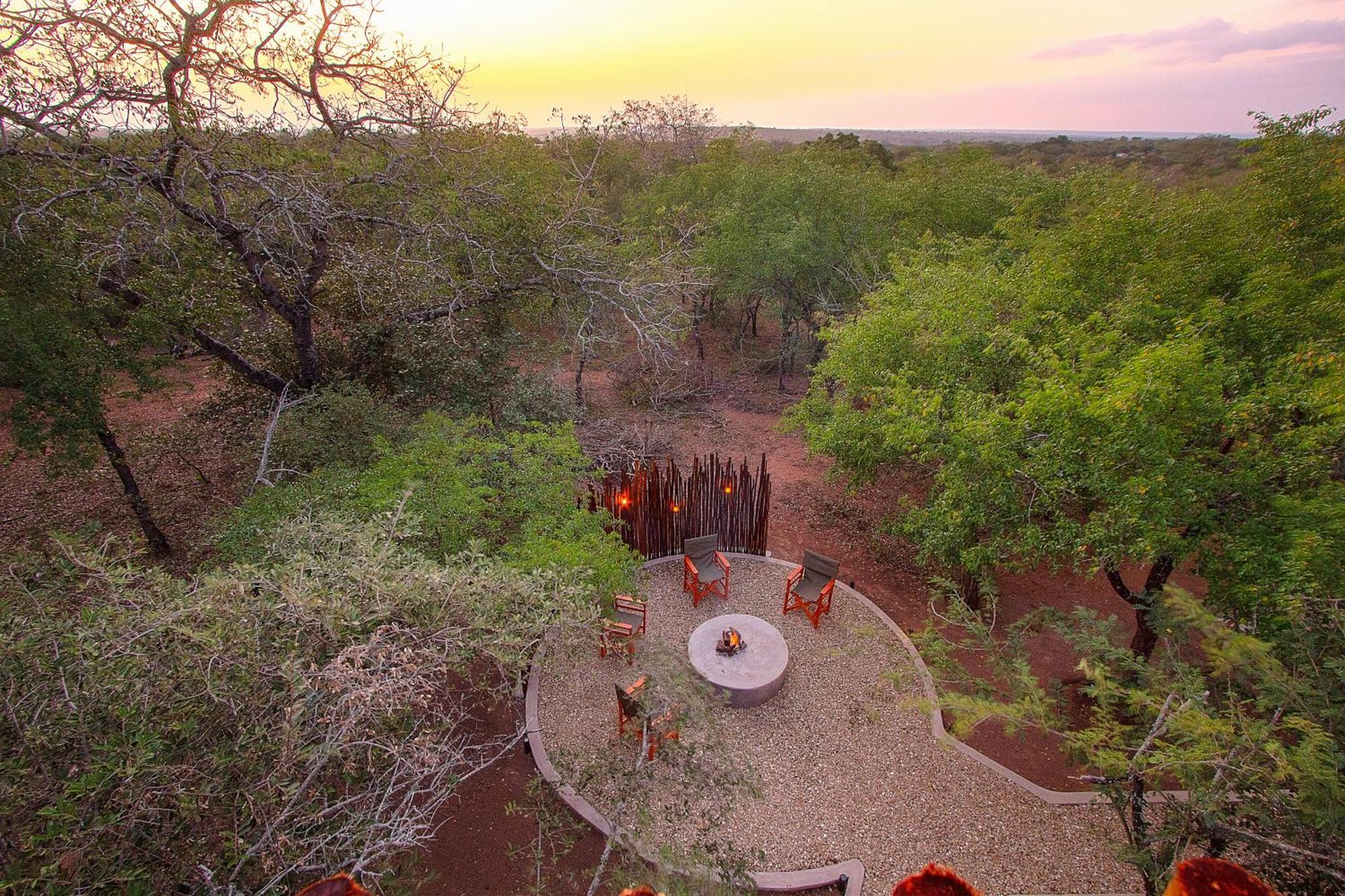 Villa The Luxury Safari Villa, Close To Knp, Starbed, Giraffe-feeding-tower, Bush-bath *