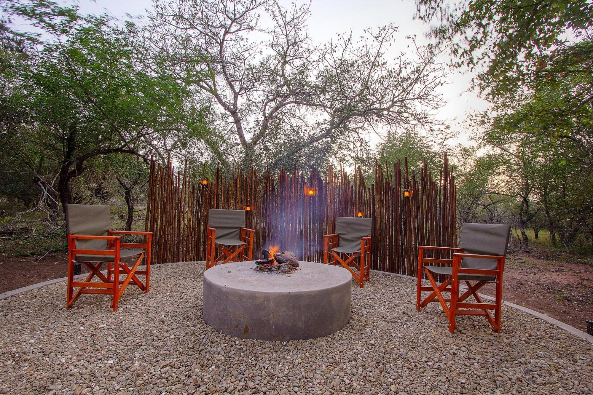 Villa The Luxury Safari Villa, Close To Knp, Starbed, Giraffe-feeding-tower, Bush-bath *