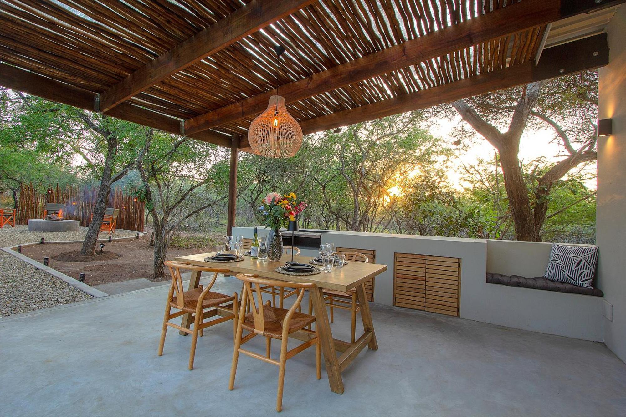 Villa The Luxury Safari Villa, Close To Knp, Starbed, Giraffe-feeding-tower, Bush-bath