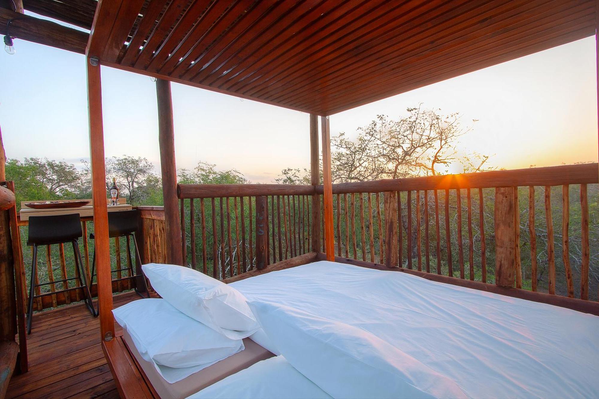 Villa The Luxury Safari Villa, Close To Knp, Starbed, Giraffe-feeding-tower, Bush-bath *