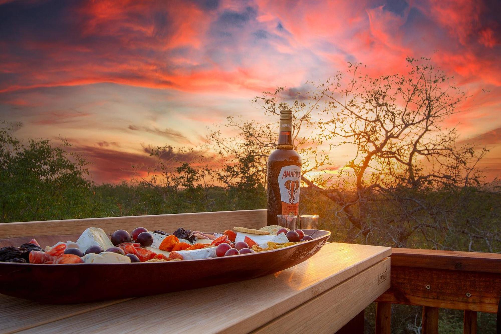 The Luxury Safari Villa, Close To Knp, Starbed, Giraffe-feeding-tower, Bush-bath *