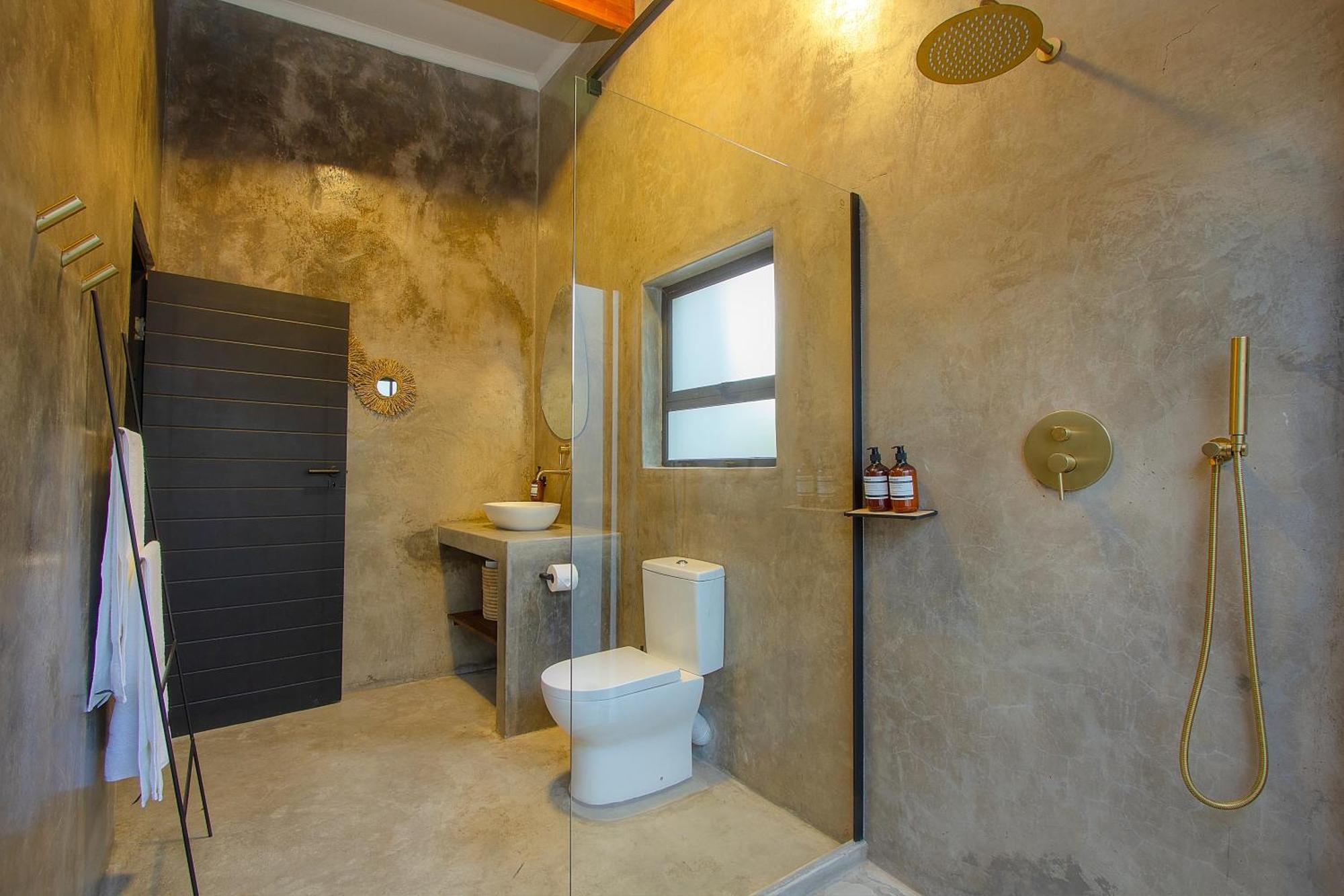 The Luxury Safari Villa, Close To Knp, Starbed, Giraffe-feeding-tower, Bush-bath Villa