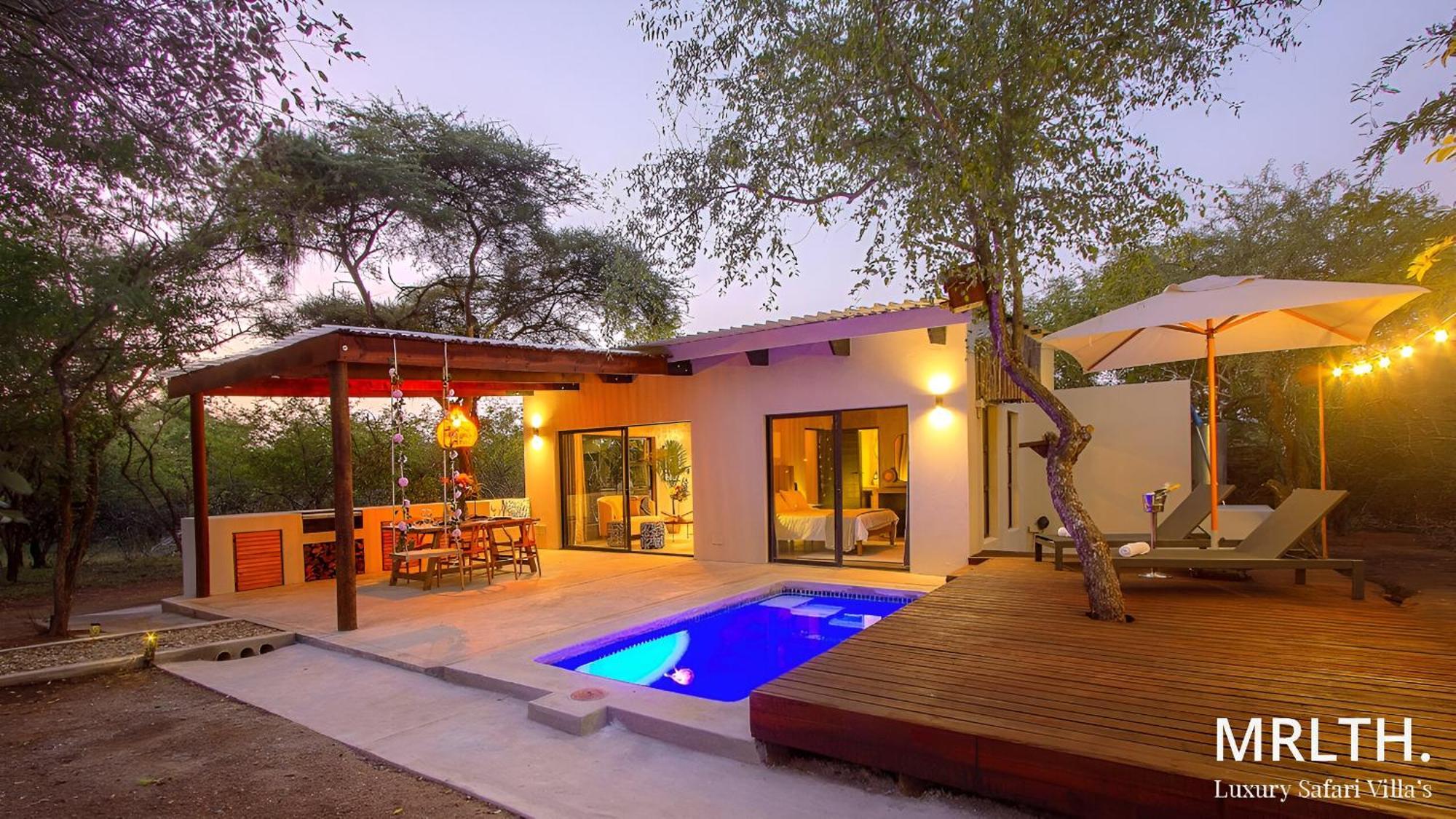 Villa The Luxury Safari Villa, Close To Knp, Starbed, Giraffe-feeding-tower, Bush-bath